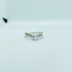 Anillo de Compromiso de Dama "Corazón Bicolor"