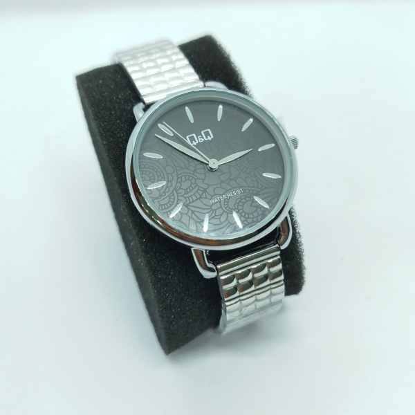 Reloj de Dama Q&Q (Estampado Mandala)